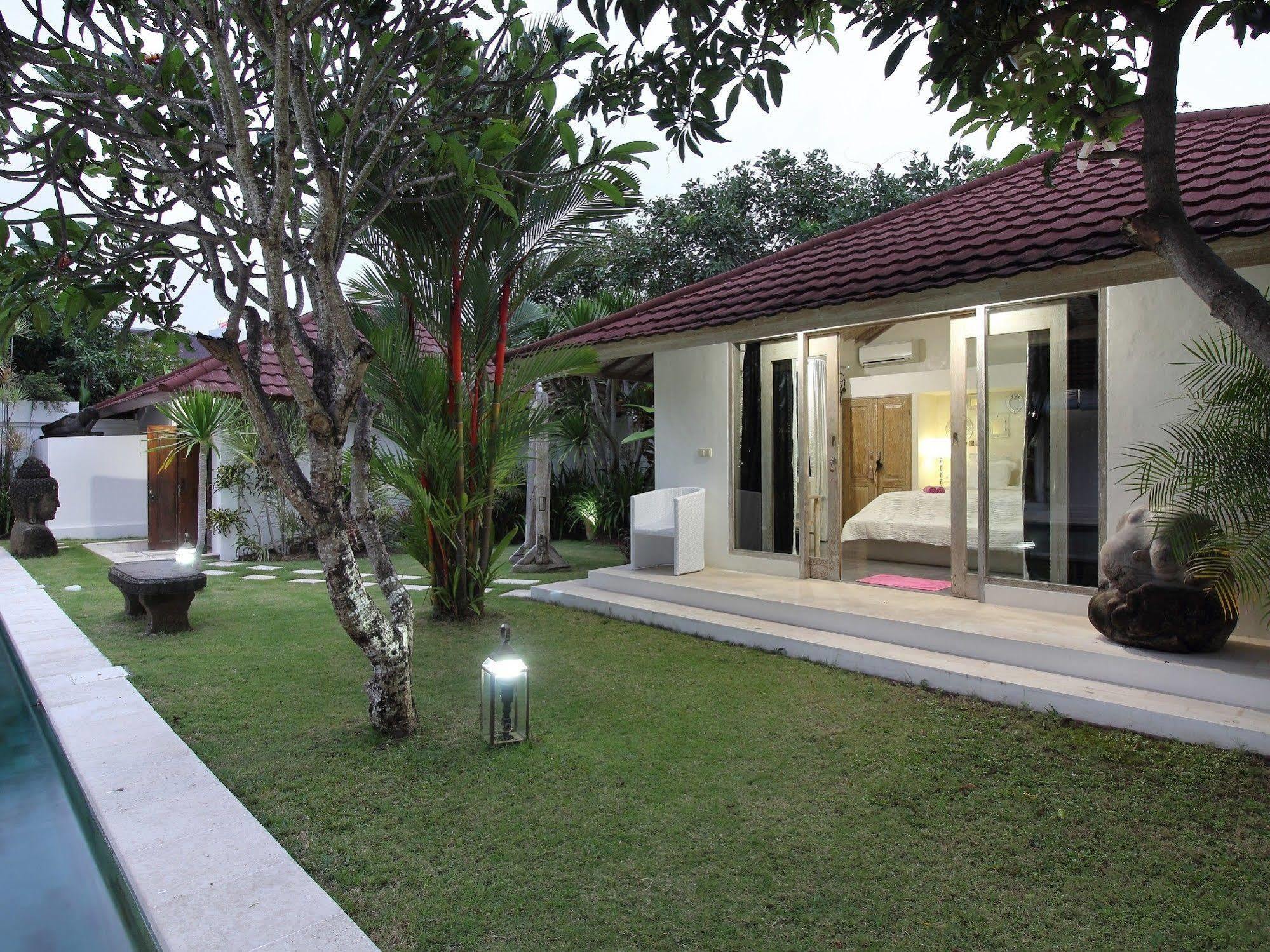 Villa Putih Seminyak Eksteriør billede